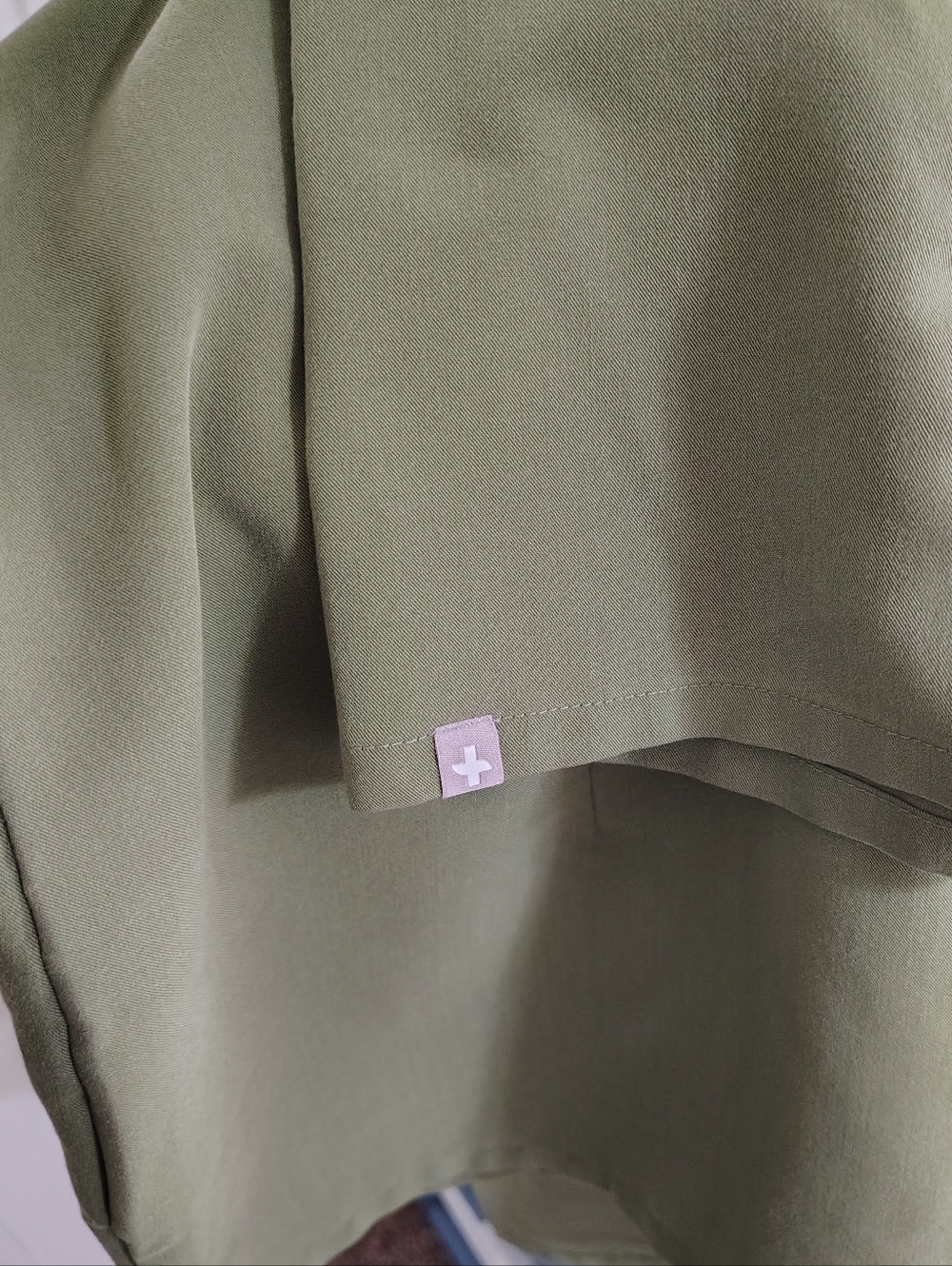 Figs Casma Medical Scrub Top Three Pockets Professional, Fir Green Size M. - Picture 15 of 16